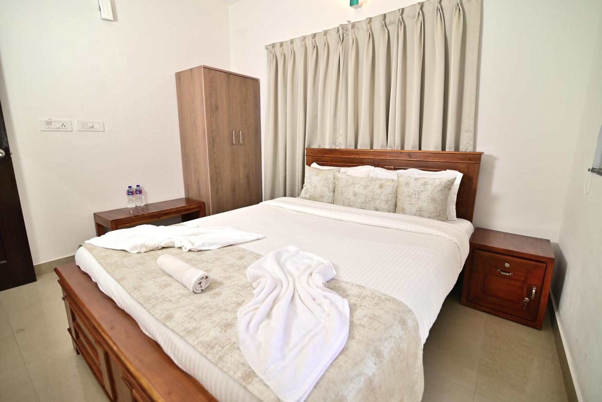 Q Lite Calangute Hotell Exteriör bild