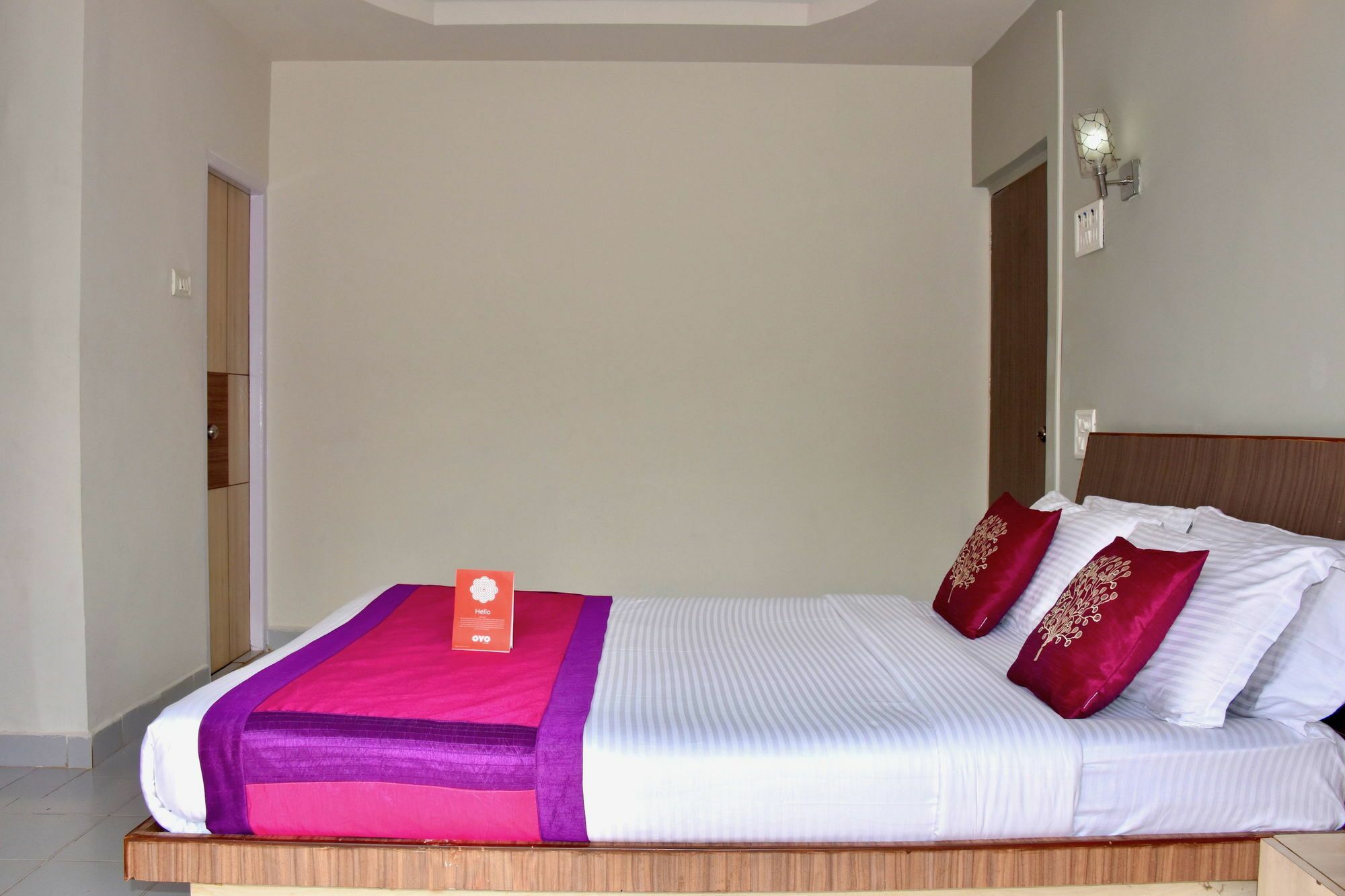 Q Lite Calangute Hotell Exteriör bild