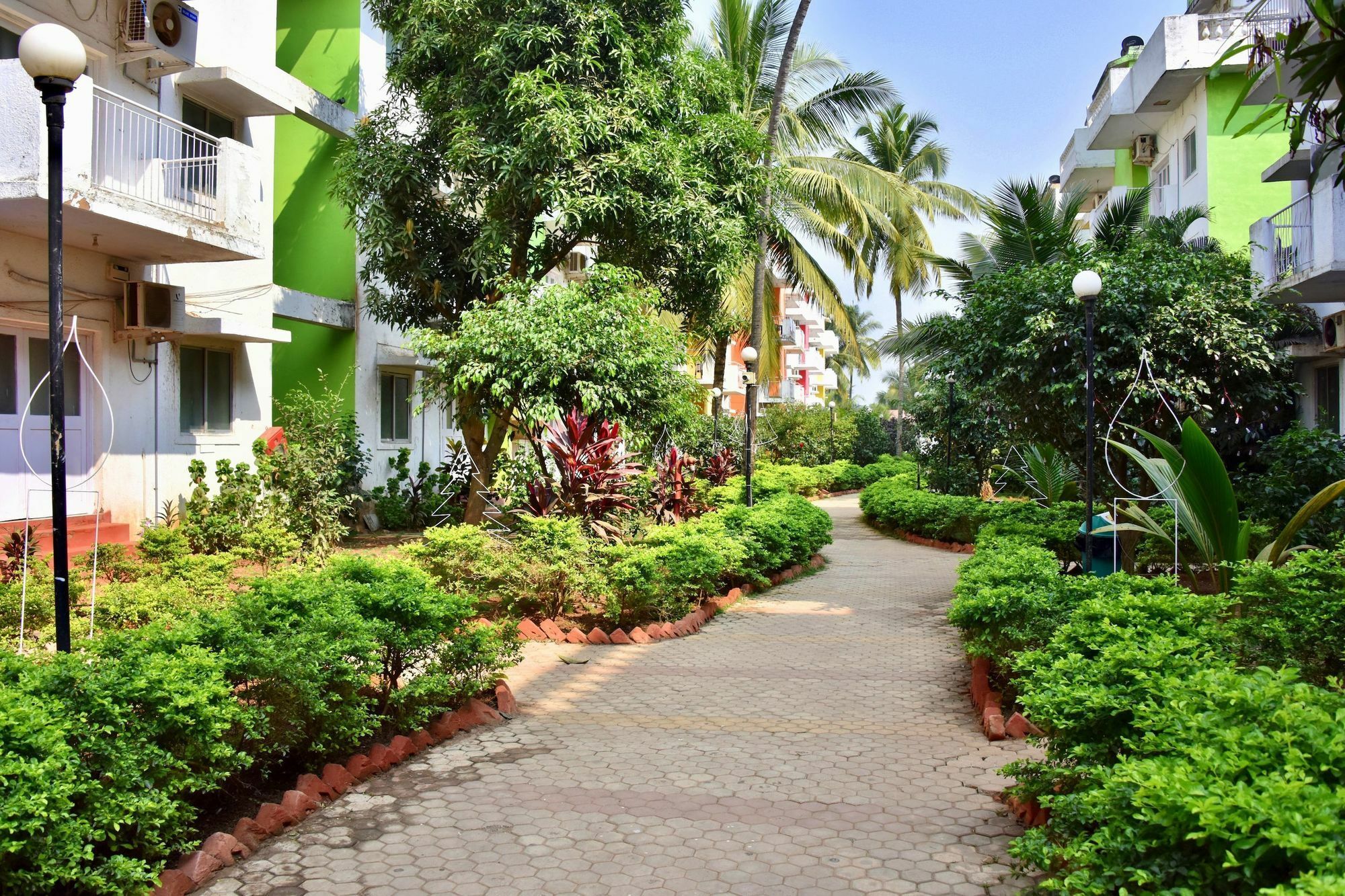 Q Lite Calangute Hotell Exteriör bild